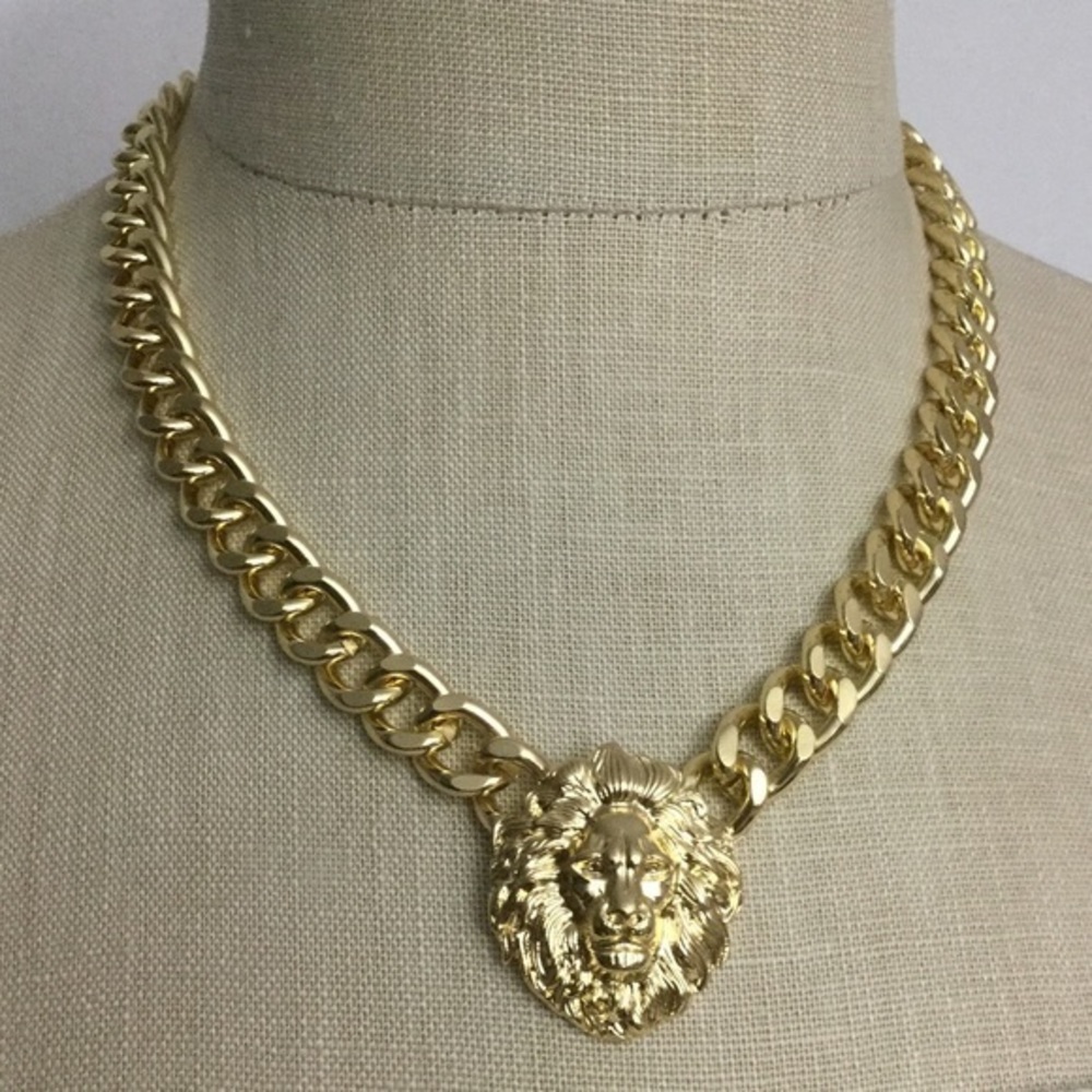 NWOT Lion Curb Link Necklace Goldtone 18” Long